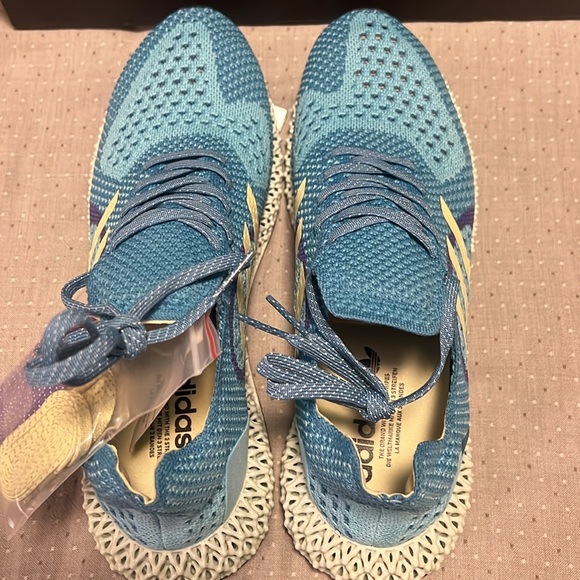 Brand New Sz10 ZX Runner 4D ‘Light Aqua’ w/ Box - Picture 4 of 5